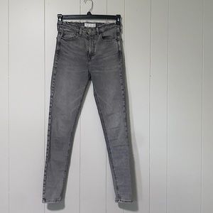 Top shop Jamie light grey jeans W28/L34. High waisted